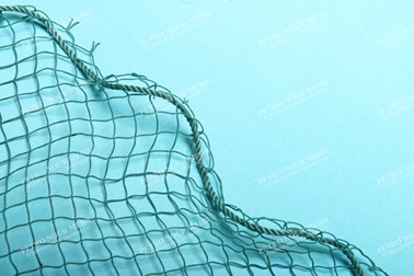 Producing polyethylene fishing net by extrusion process
